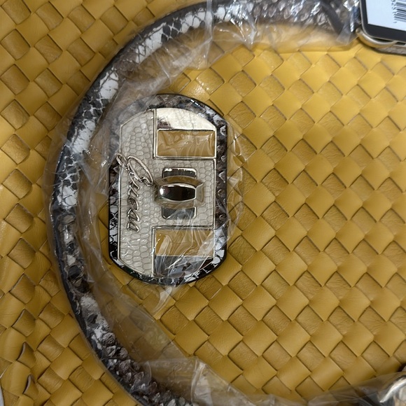 NWT Guess purse - Picture 3 of 5